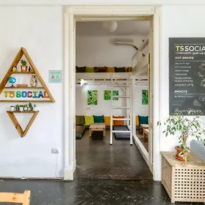  Hostel T5 Social Romania