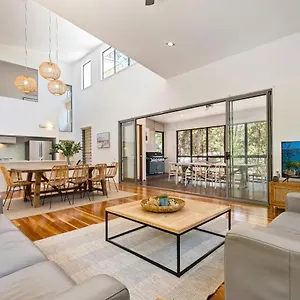  Lodge Senses Australia
